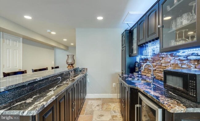 Building Photo - 21201 Sundial Ct