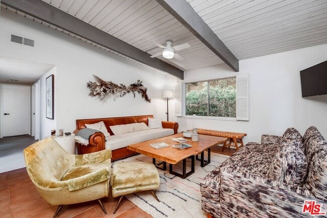 Building Photo - 2436 Arbutus Dr