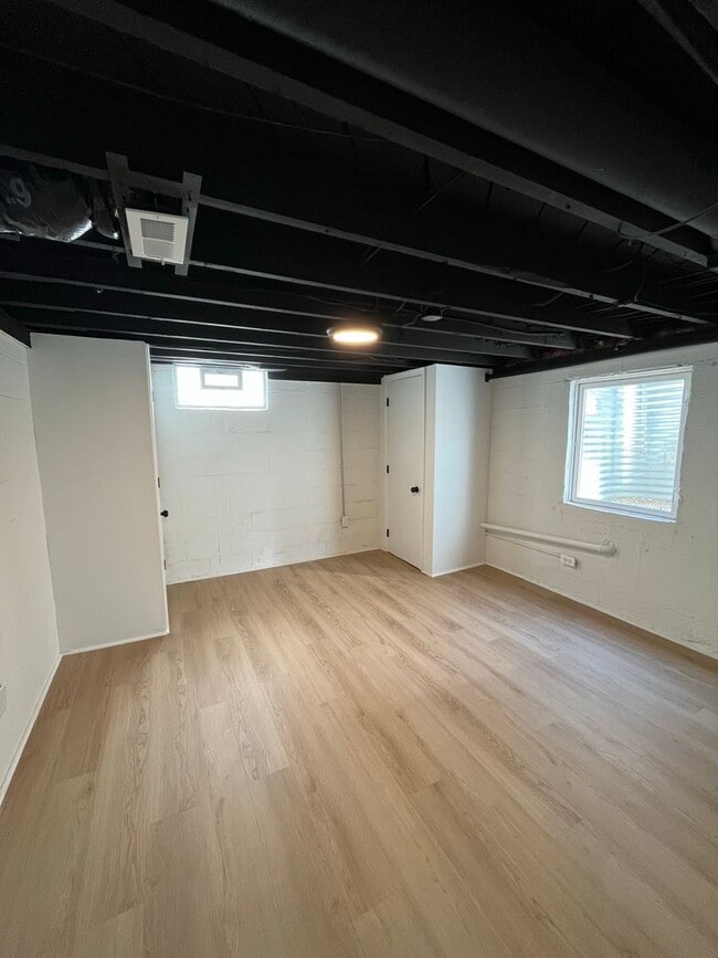 Building Photo - Newly Renovated 3 Bedroom, 2 Bathroom Home