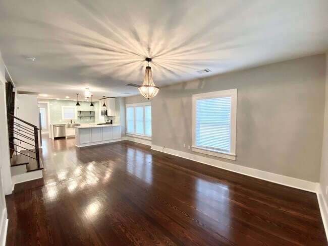 Building Photo - Swan Lake Luxury Bungalow
