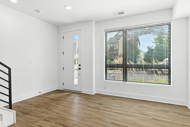 Building Photo - 1106 Oak St