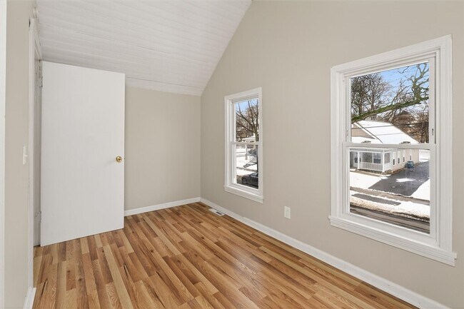 Building Photo - 127 Conkey Ave