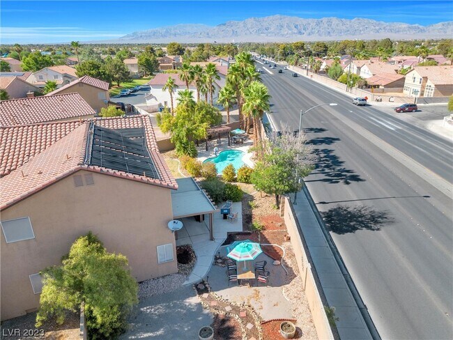 Building Photo - 3824 Sunking St