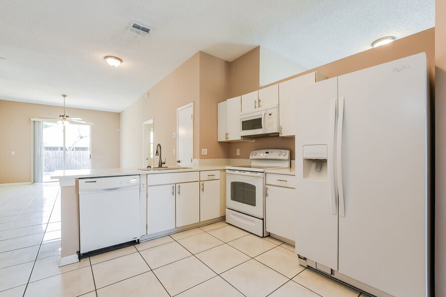 Building Photo - 12805 Woodbury Glen Dr