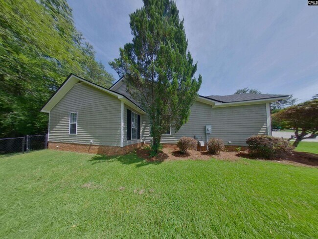 Building Photo - 90 Chadford Rd