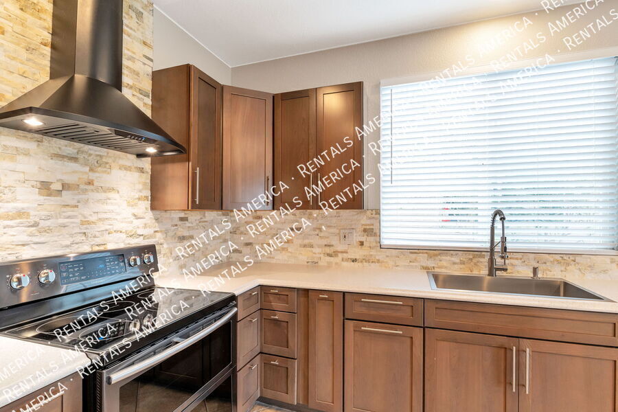 Building Photo - 12936 N Salt Cedar Dr