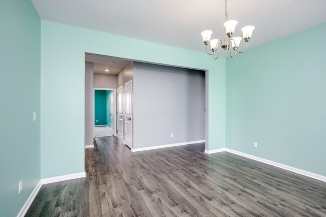Building Photo - Beautiful 5 Bedroom Home For Rent