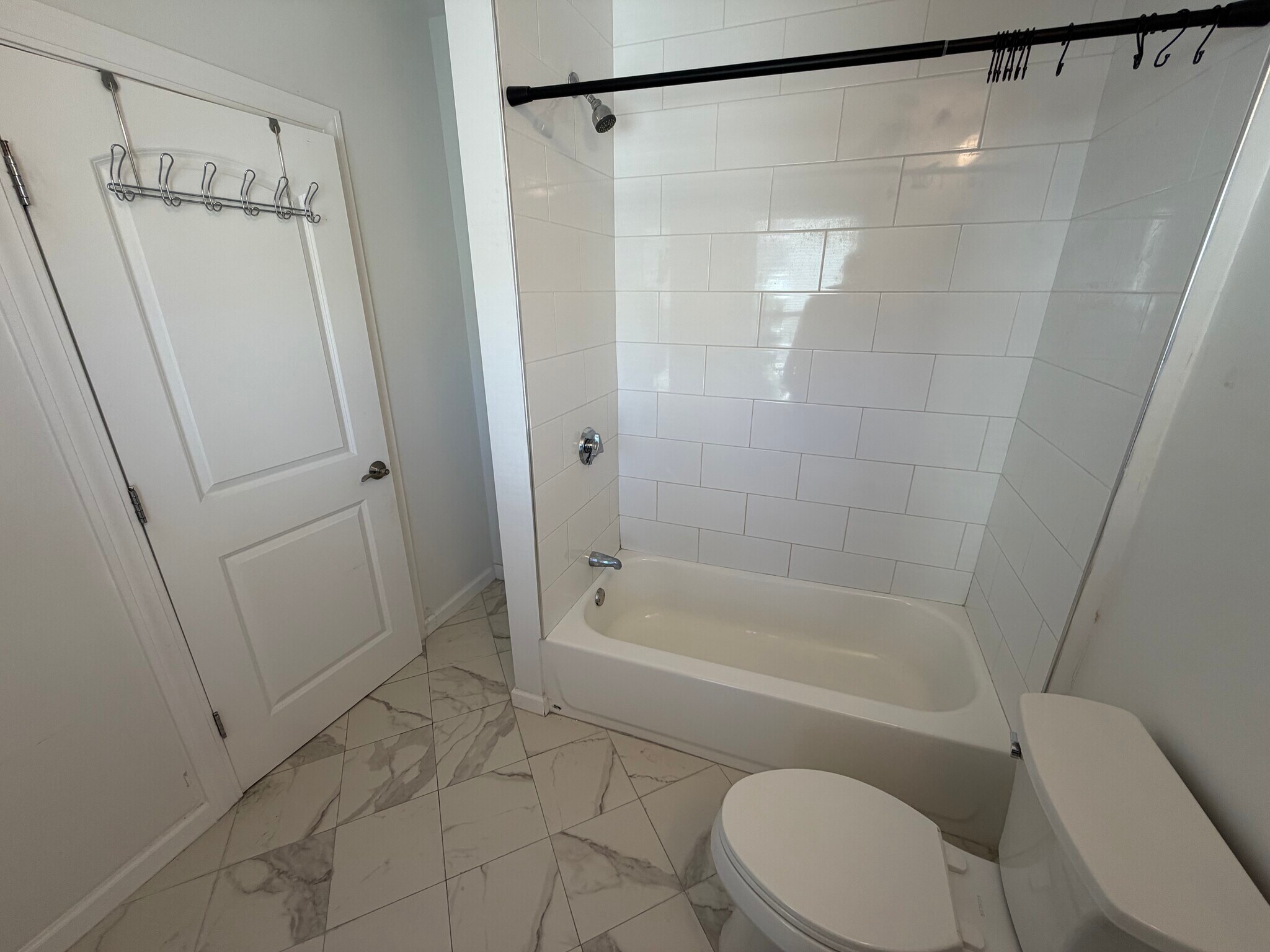 FULL BATH 2 - 31 Middle St