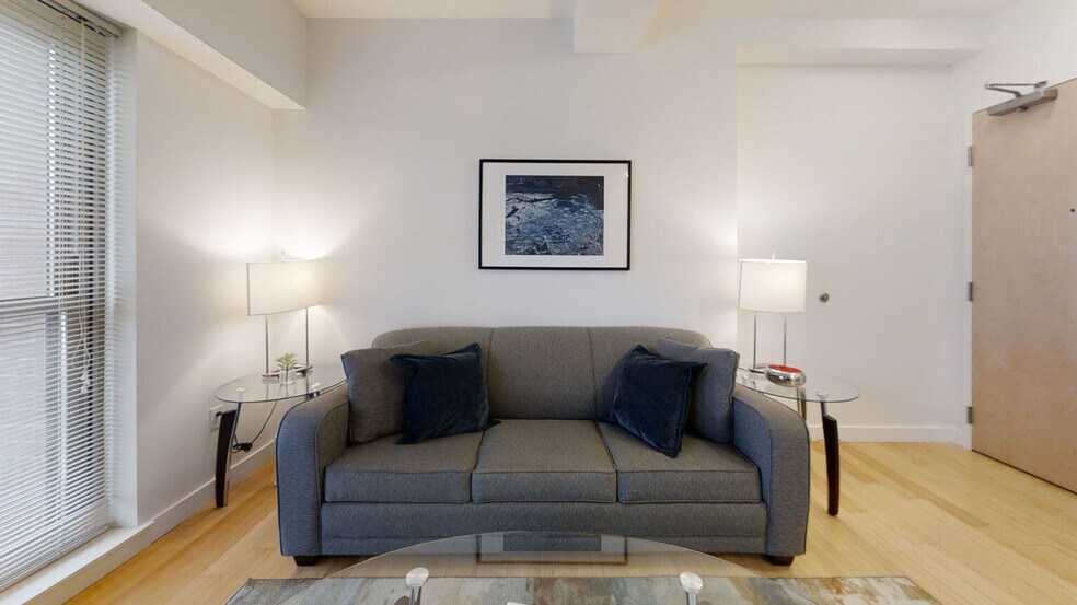 Building Photo - 1105 Boylston St