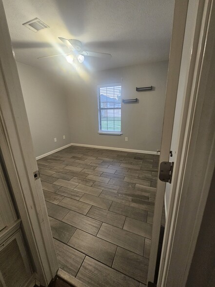 Building Photo - 4530 Graham Dr