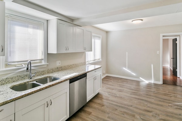 Building Photo - 3133 W 101st St