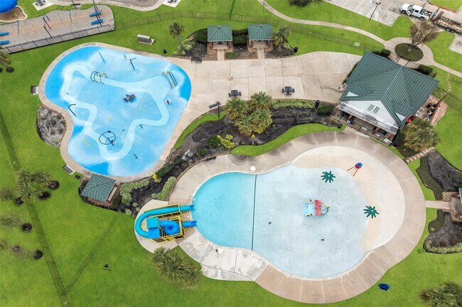 Building Photo - 16530 Bristle Creek Dr