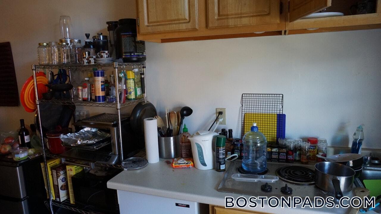 Building Photo - 405 Beacon St