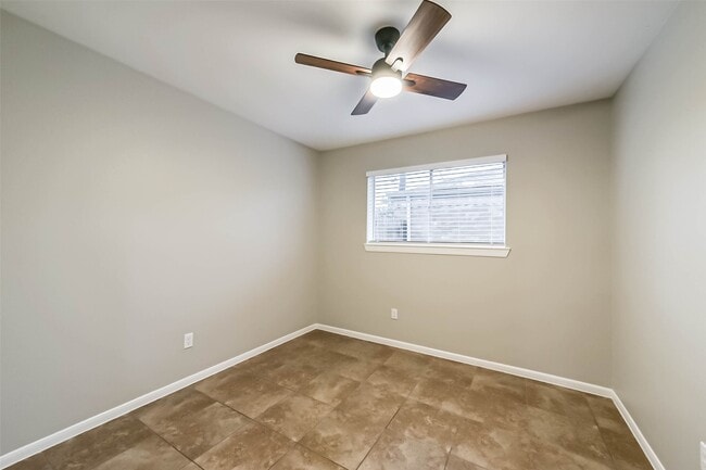 Building Photo - 18515 Meadows Way Dr