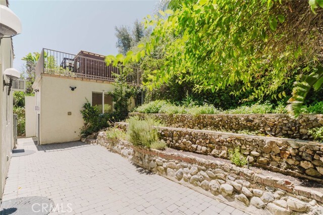 Building Photo - 11036 Fruitland Dr