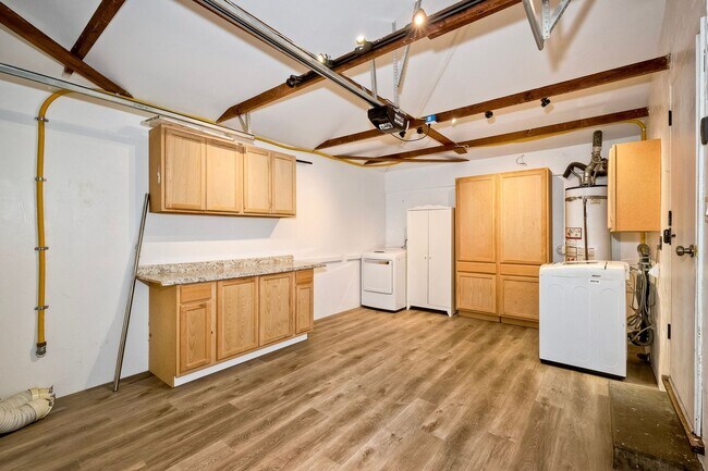 Building Photo - Spacious Rolando Home with Entertainer’s Backyard & Tons of Space!