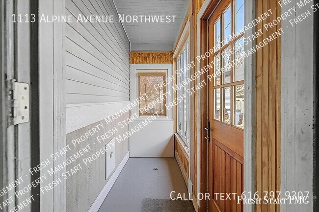 Building Photo - 1113 Alpine Ave NW