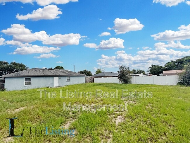 Building Photo - 5653 Viburnum Ct