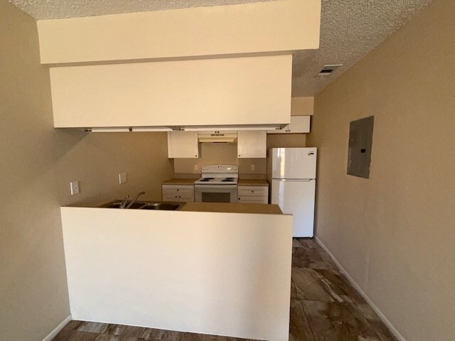 Building Photo - 5420 SE 30th Pl