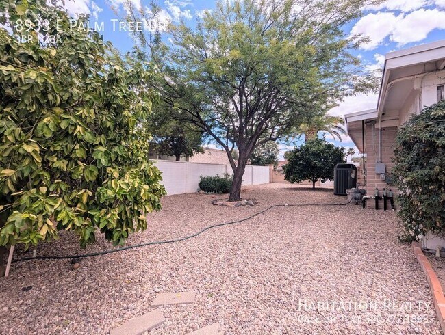 Building Photo - 8933 E Palm Tree Dr