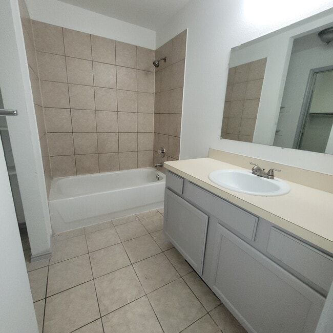 Building Photo - 200 Alpine Dr