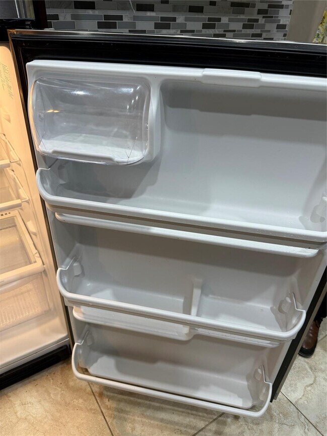 Building Photo - 3575 Brokenwoods Dr