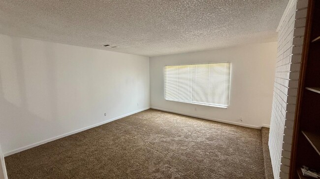 Building Photo - 244 W Amber Way