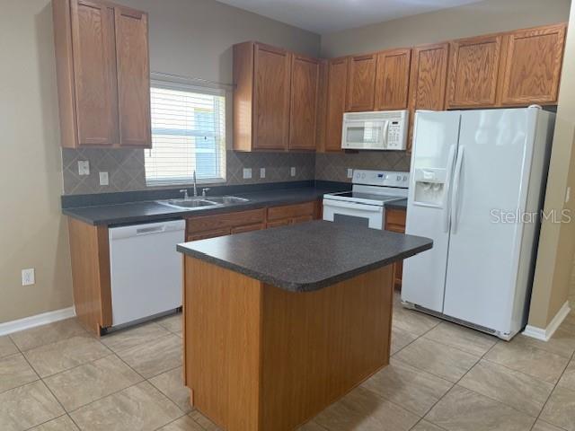 Building Photo - 14728 Sapodilla Dr