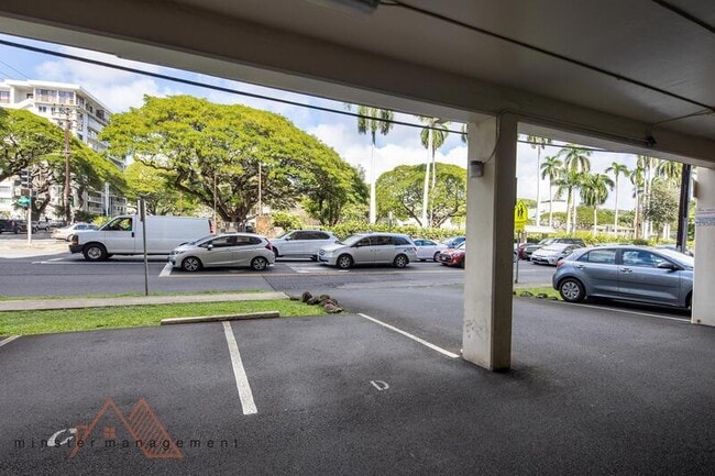 Building Photo - 1535 Punahou St