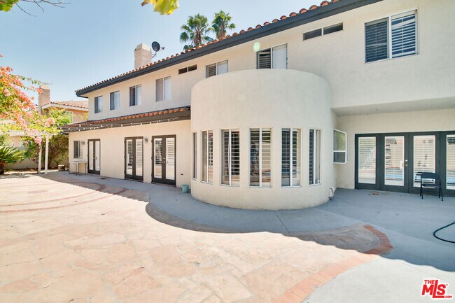 Building Photo - 923 Derek Dr