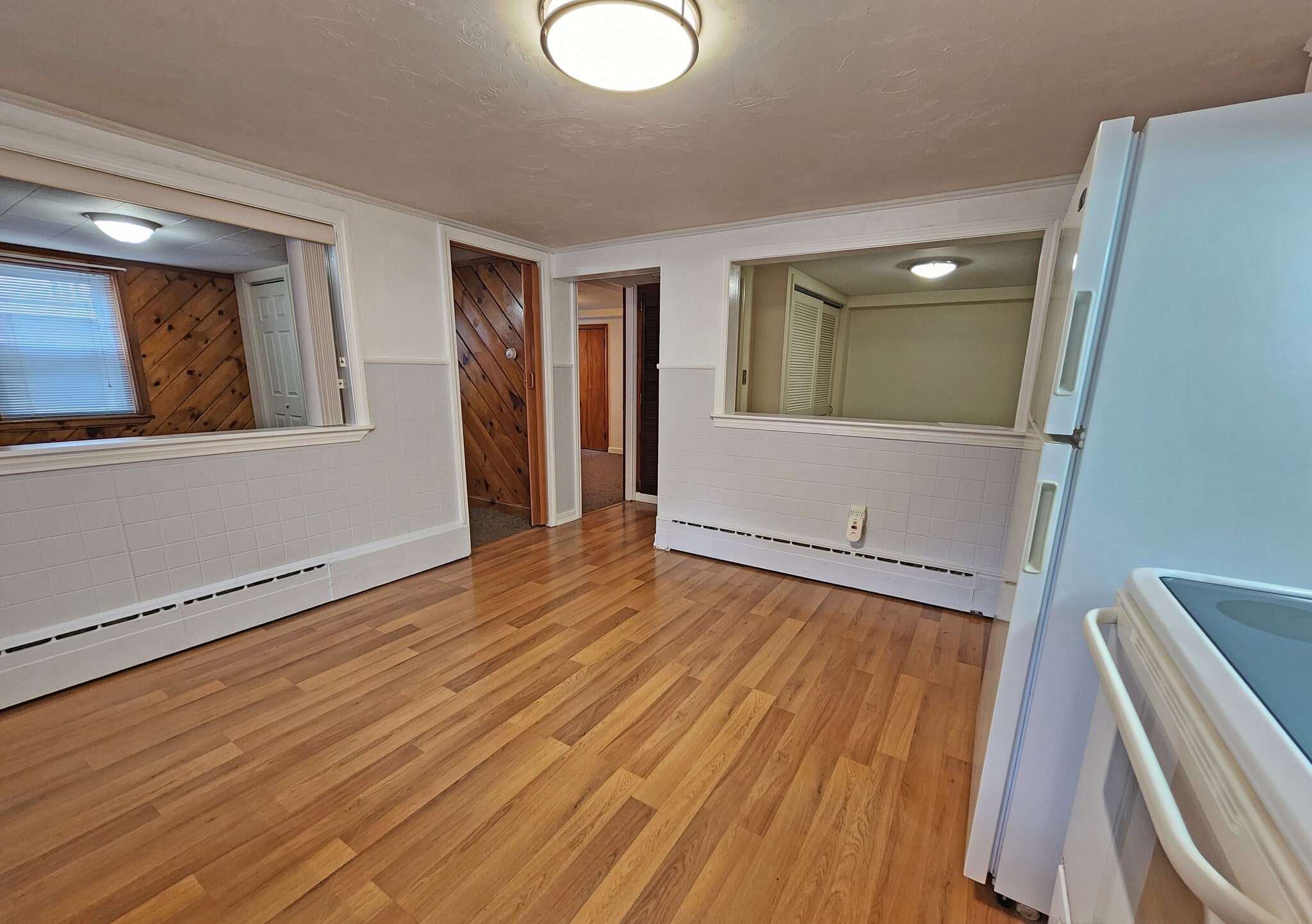 Building Photo - 216 5th St