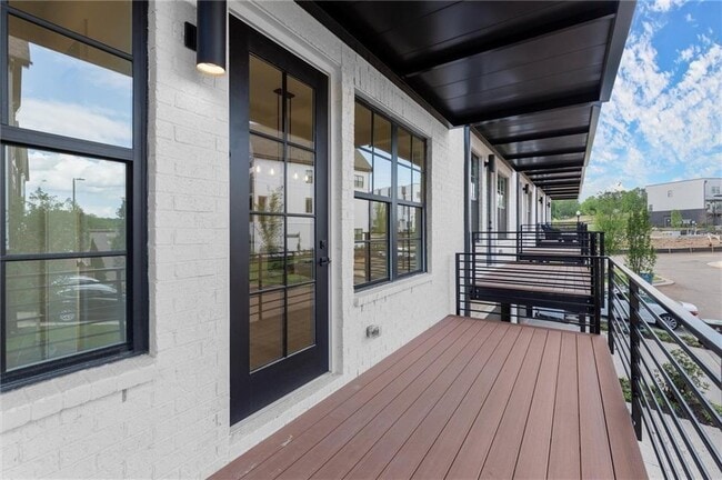 Building Photo - 673 soul Aly