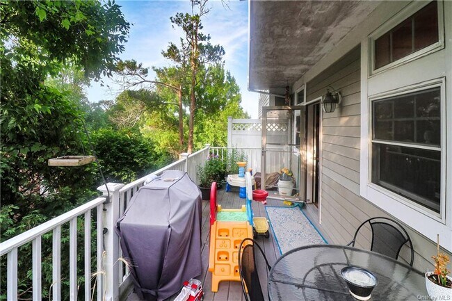 Building Photo - 29 Arbor Glen