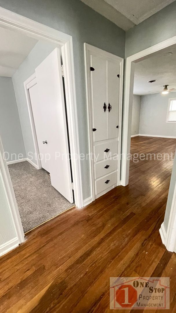 Building Photo - Beautiful 3 Bedroom 1 Bathroom Home in Gra...