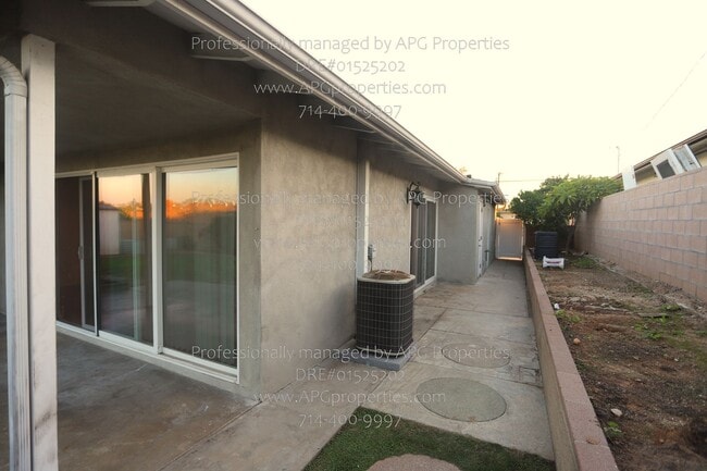 Building Photo - 1041 Brightwood St