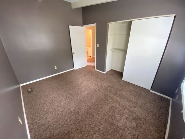Building Photo - 3 Bedroom - Upper Arlington