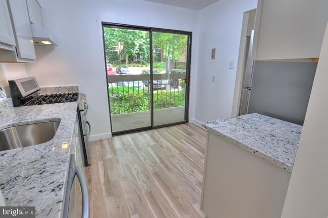 Building Photo - 1580 Moorings Dr
