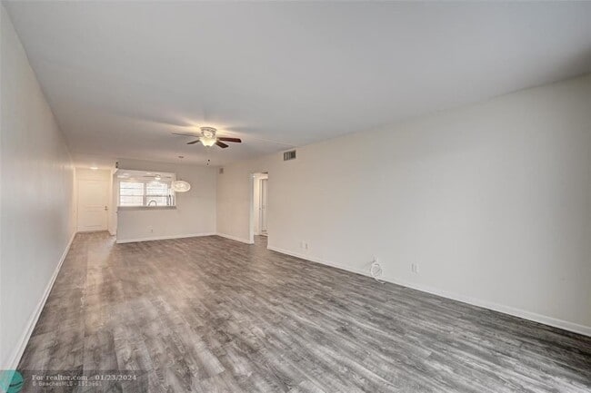 Building Photo - 4401 Martinique Ct
