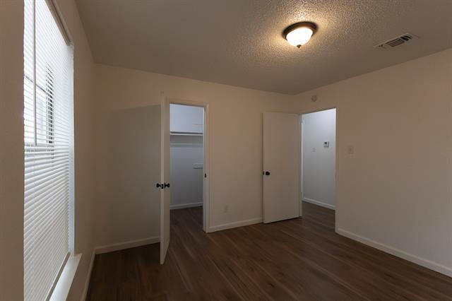 Building Photo - 741 Woodland Ct