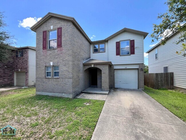 Building Photo - Charming 2 Storey 3-bedroom, 2.5-bath Home Conveniently Located Near Randolph AFB & SAMMC!