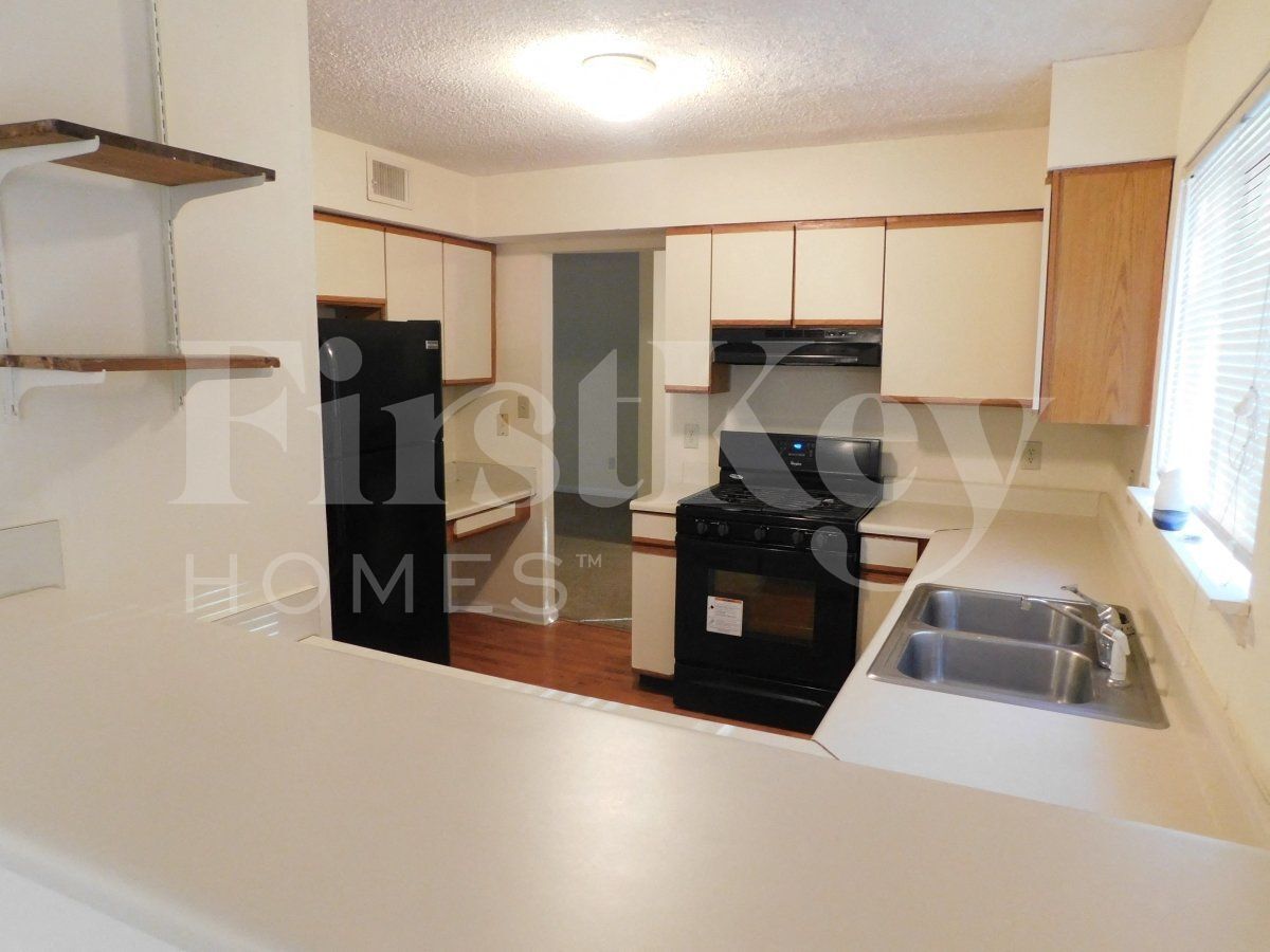 Building Photo - 3931 Springleaf Dr