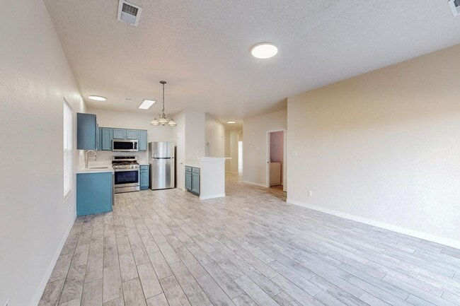 Building Photo - 5419 Saturnia Rd NW