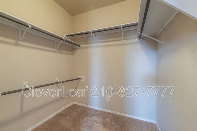 Building Photo - 740 Smooth Wine