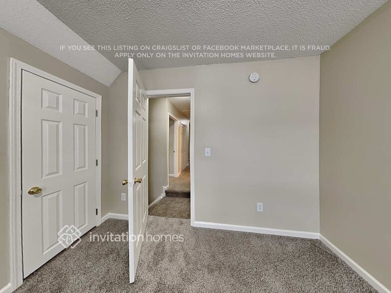 Building Photo - 526 Crossview Ln