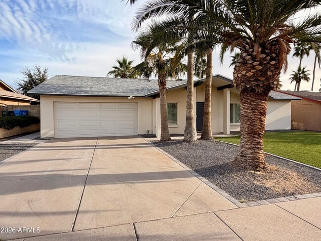 Building Photo - 5022 E Salinas St