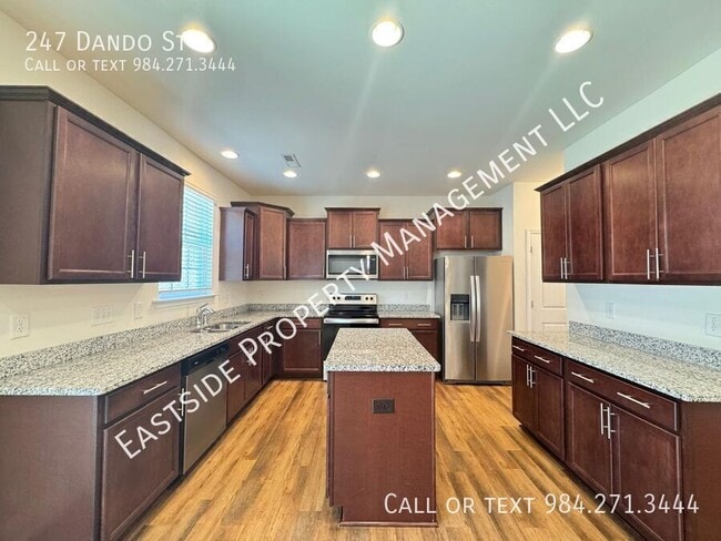 Building Photo - 247 Dando St