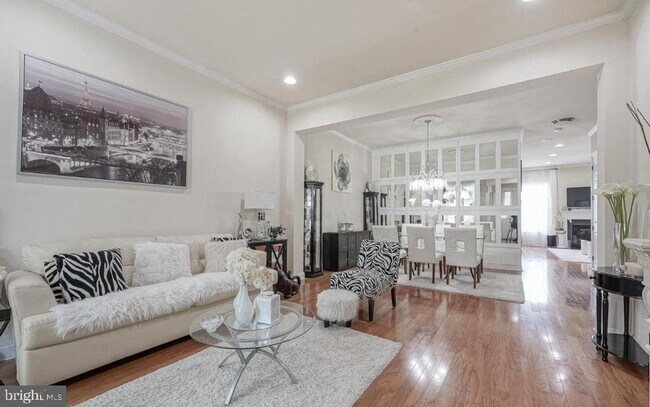 Building Photo - 4204 Lexington Ct