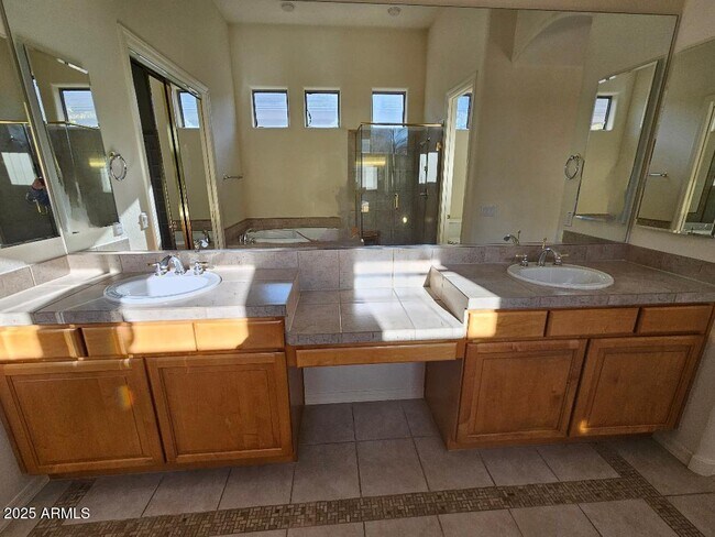 Building Photo - 8443 E Windrunner Dr