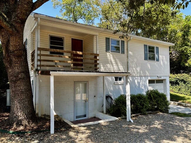 Building Photo - 4106 Woodlawn Pike