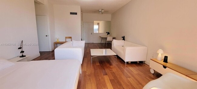 Building Photo - 800 West Ave